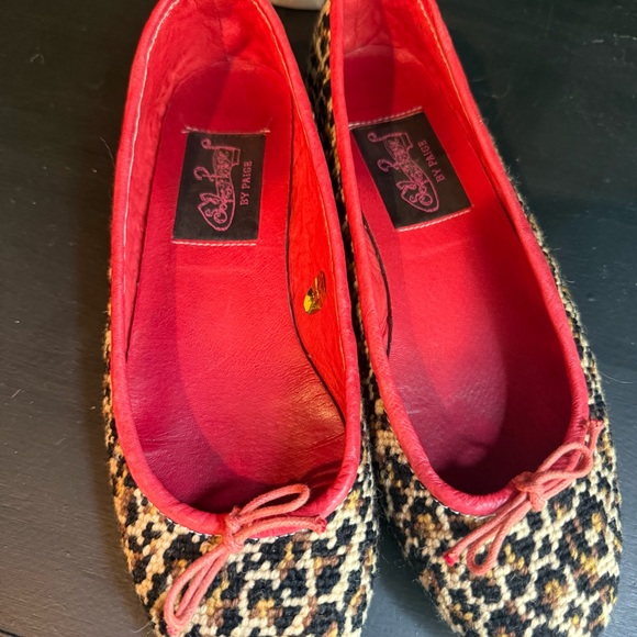 Soles by Paige Leopard Print Needlepoint Ballet Flats with Red Leather Trim 7.5 - Picture 5 of 6
